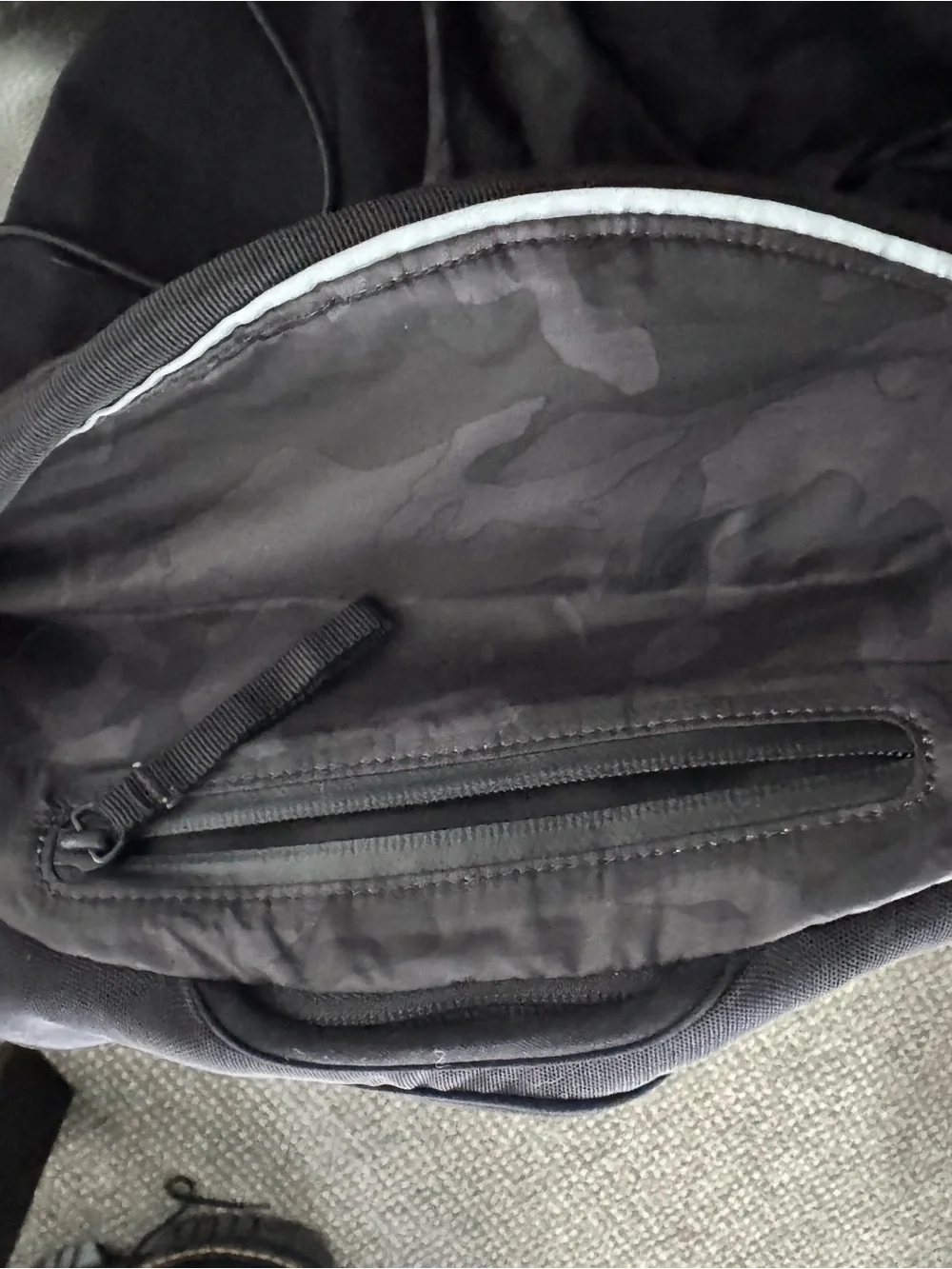 lululemon Not Lost Running Black Men's Lightweight Backpack with Subtle camo